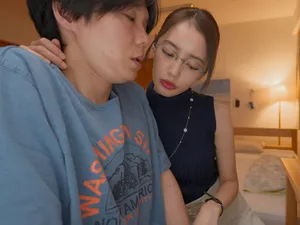Anh thích ngắm nhìn em bị địt tập thể vợ à