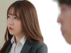Mút lồn em nhân viên vệ sinh lần đầu đi làm