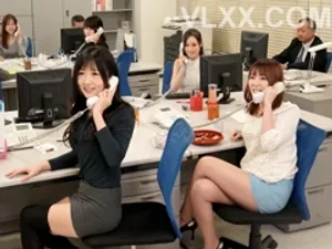 Thư ký nuốt tinh của sếp để được thăng chức