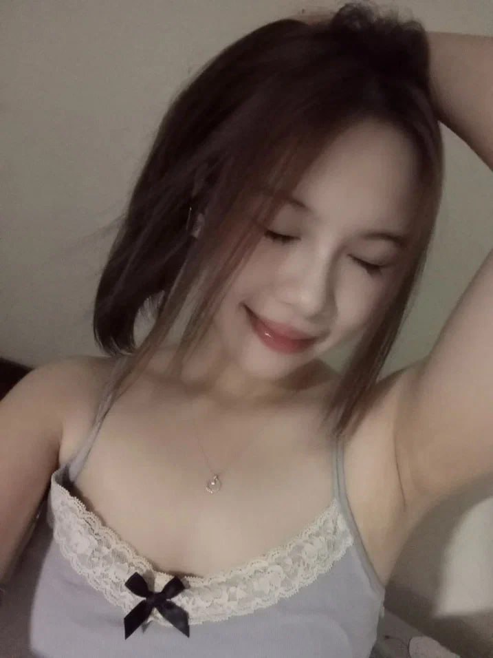 Cô vợ đi làm thêm ở quán rượu kiếm thêm phụ ông chồng rồi bị cám dỗ bởi gã nhà giàu
