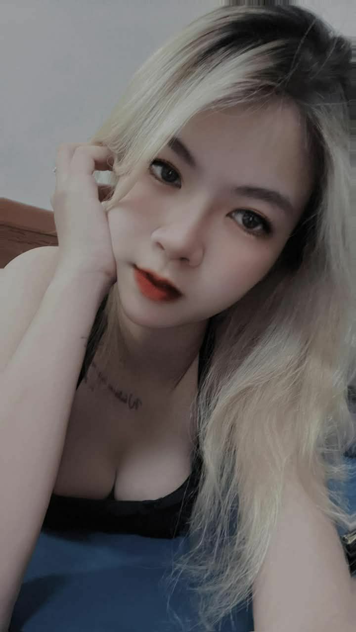Gái ăn chơi